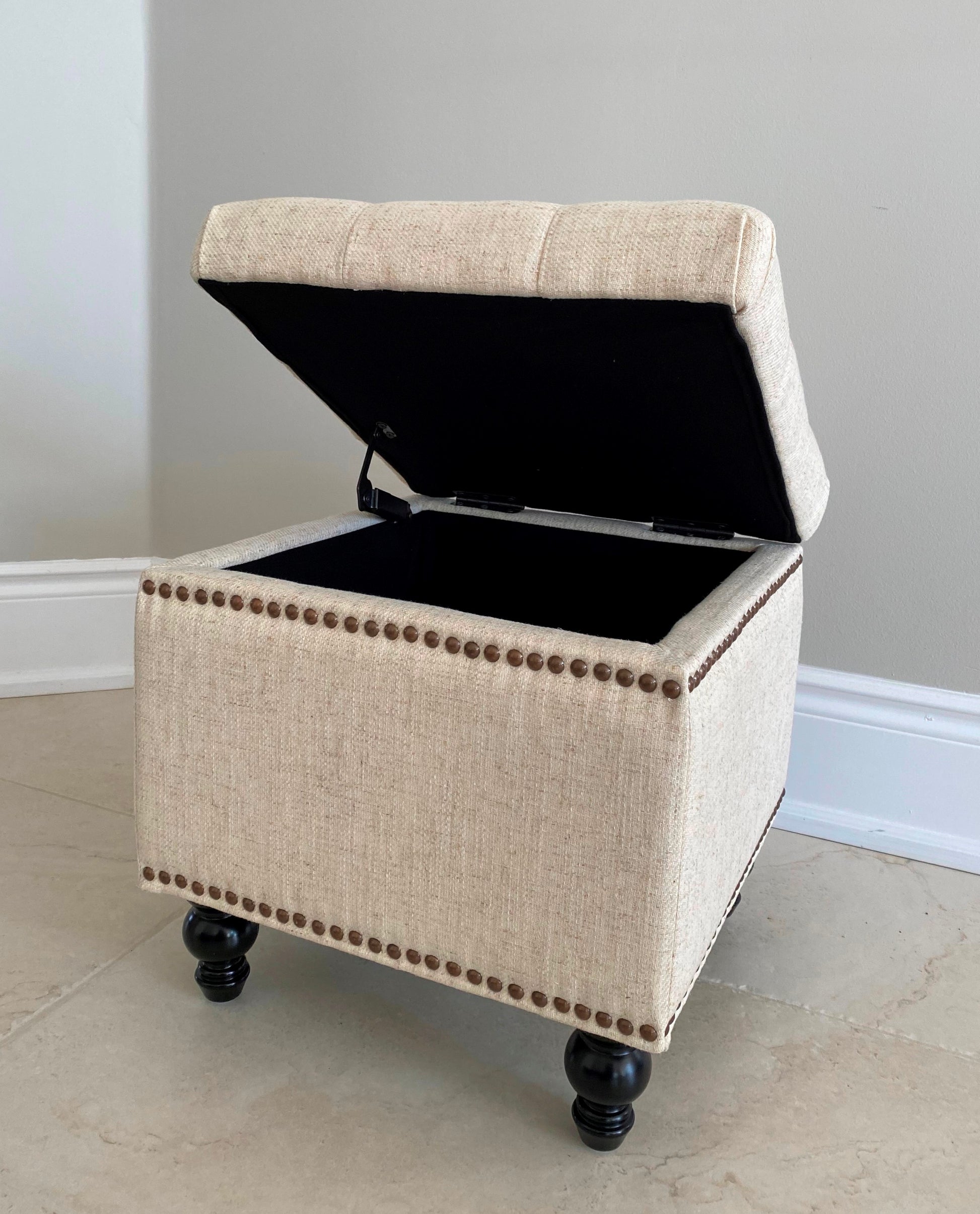 SEAT4U Beckenham Ottoman